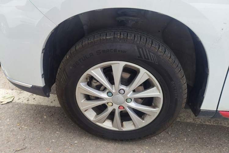 Used Haval M6 2021 PLUS 1.5T DCT Luxury Smart Connectivity Model Left Front Wheel Hub