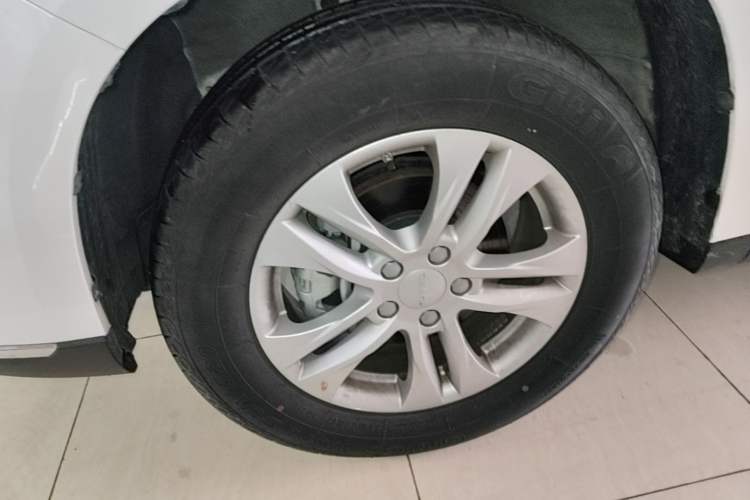 Used Haval M6 2021 PLUS 1.5T DCT Elite Smart Connectivity Model Left Front Wheel Hub