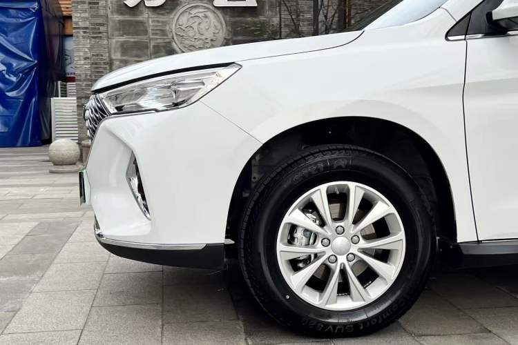 Used Haval M6 2021 PLUS 1.5T Manual Luxury Smart Connectivity Model Left Front Wheel Hub