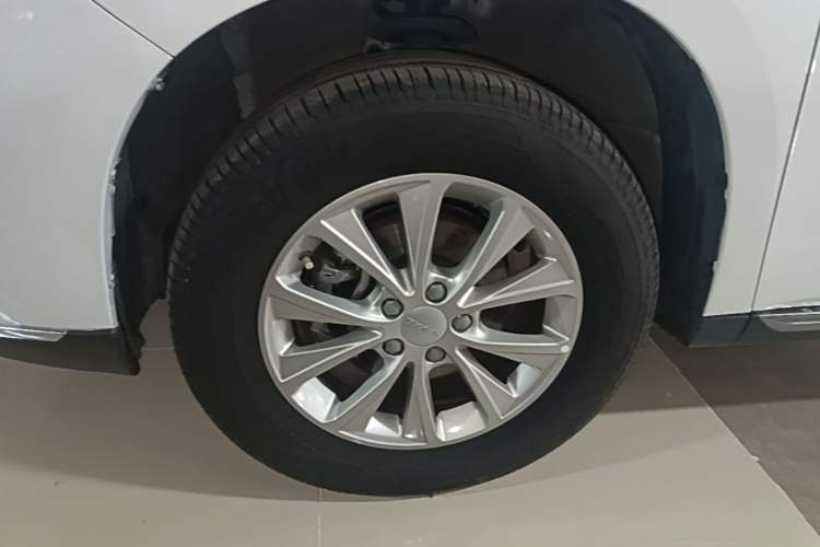 Used Haval M6 2021 PLUS 1.5T DCT Luxury Smart Connectivity Model Left Front Wheel Hub