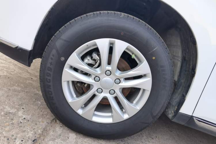 Used Haval M6 2021 PLUS 1.5T DCT Comfort Edition Left Front Wheel Hub