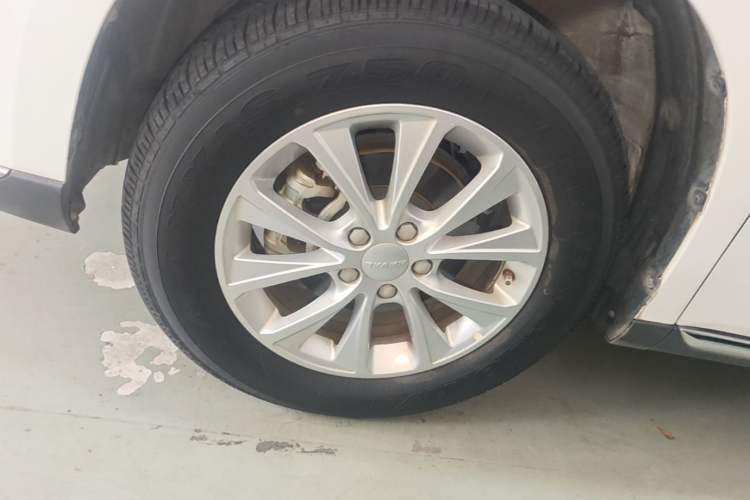 Used Haval M6 2021 PLUS 1.5T DCT Luxury Smart Connectivity Model Left Front Wheel Hub