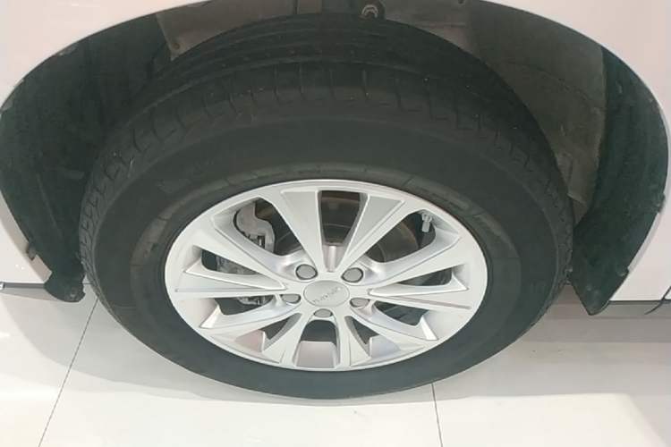 Used Haval M6 2021 PLUS 1.5T DCT Luxury Smart Connectivity Model Left Front Wheel Hub