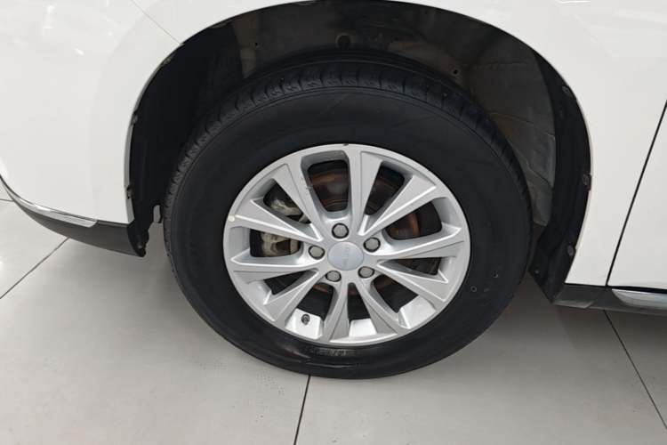 Used Haval M6 2021 PLUS 1.5T DCT Luxury Smart Connectivity Model Left Front Wheel Hub