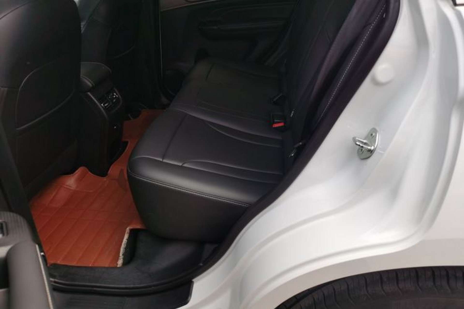 Used Haval M6 2021 PLUS 1.5T DCT Luxury Smart Connectivity Model Left Rear Seat