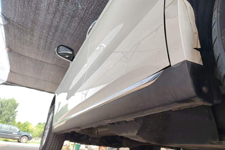Used Haval M6 2021 PLUS 1.5T DCT Elite Smart Connectivity Model Left Side Sill
