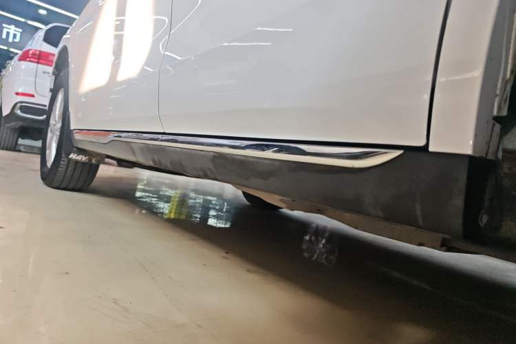 Used Haval M6 2021 PLUS 1.5T DCT Luxury Smart Connectivity Model Left Side Sill