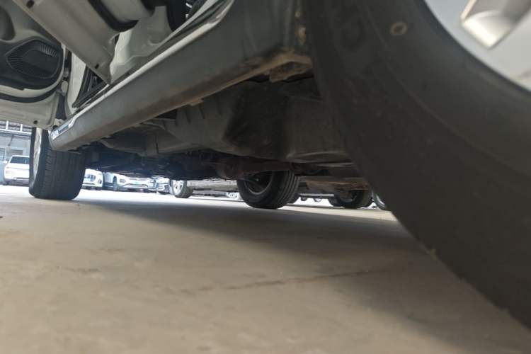 Used Haval M6 2021 PLUS 1.5T Manual Elite Smart Connectivity Model Left Side Sill