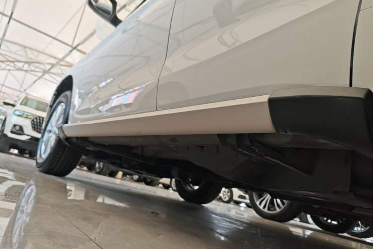 Used Haval M6 2021 PLUS 1.5T Manual Luxury Smart Connectivity Model Left Side Sill