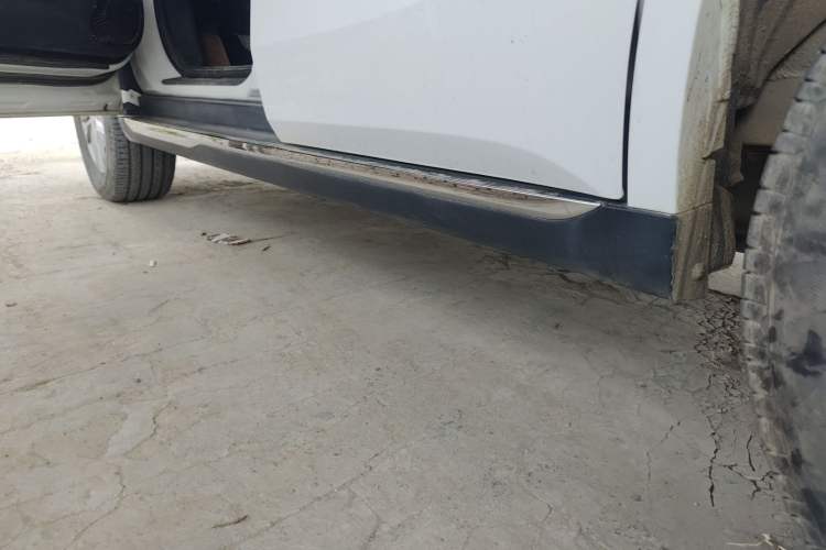 Used Haval M6 2021 PLUS 1.5T Manual Elite Smart Connectivity Model Left Side Sill