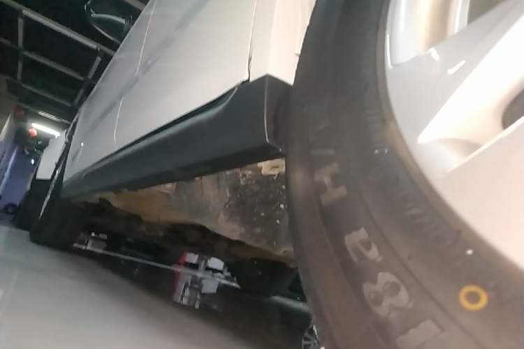 Used Haval M6 2021 PLUS 1.5T DCT Comfort Edition Left Side Sill