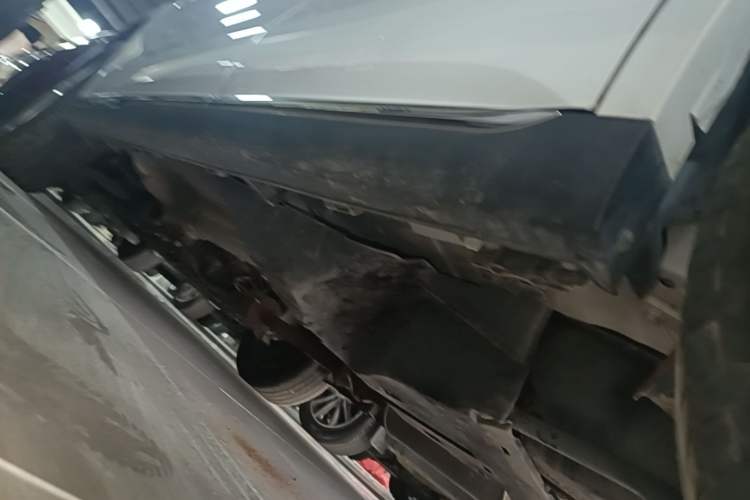 Used Haval M6 2021 PLUS 1.5T DCT Luxury Smart Connectivity Model Left Side Sill