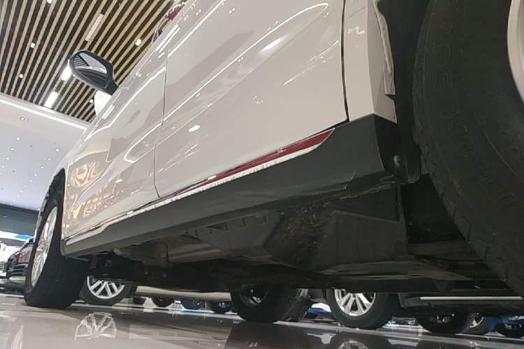 Used Haval M6 2021 PLUS 1.5T DCT Luxury Smart Connectivity Model Left Side Sill
