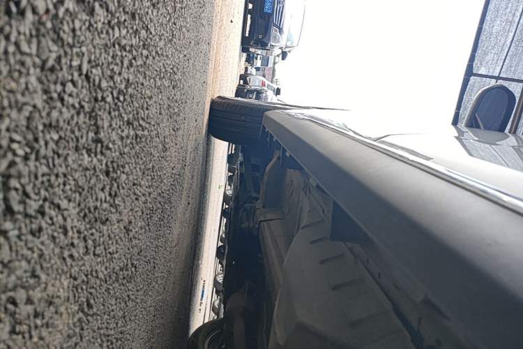 Used Haval M6 2021 PLUS 1.5T DCT Elite Smart Connectivity Model Left Side Sill