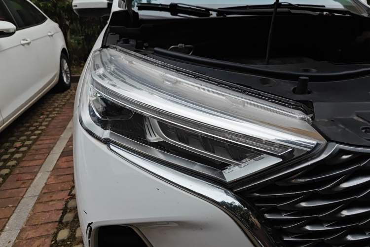 Used Haval M6 2021 PLUS 1.5T DCT Luxury Smart Connectivity Model Right Front Headlight