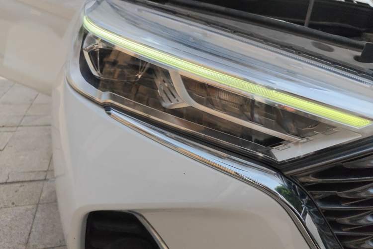 Used Haval M6 2021 PLUS 1.5T DCT Comfort Edition Right Front Headlight