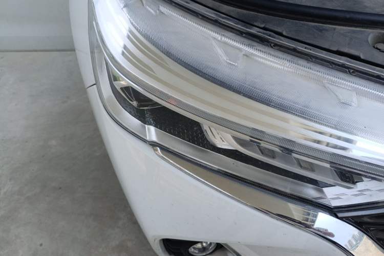 Used Haval M6 2021 PLUS 1.5T DCT Luxury Smart Connectivity Model Right Front Headlight