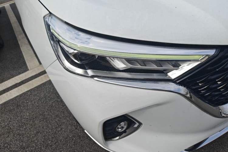 Used Haval M6 2021 PLUS 1.5T DCT Prestige Smart Connectivity Model Right Front Headlight