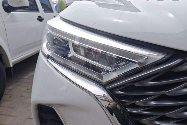 Used Haval M6 2021 PLUS 1.5T DCT Comfort Edition Right Front Headlight