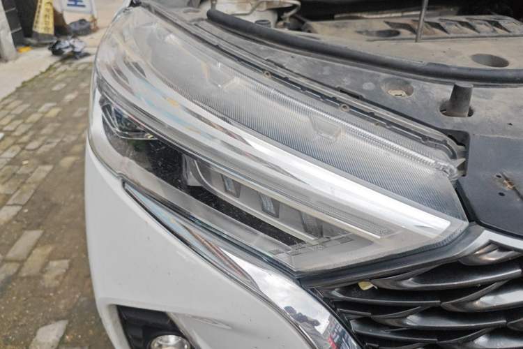 Used Haval M6 2021 PLUS 1.5T DCT Luxury Smart Connectivity Model Right Front Headlight
