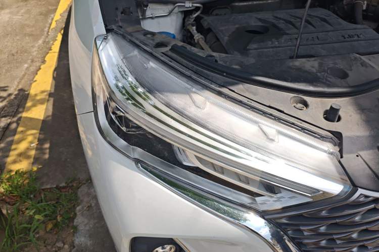 Used Haval M6 2021 PLUS 1.5T DCT Luxury Smart Connectivity Model Right Front Headlight