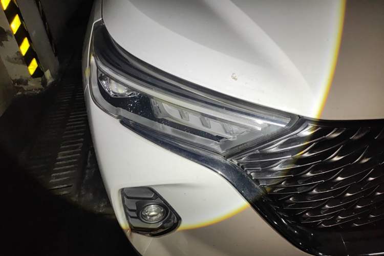 Used Haval M6 2021 PLUS 1.5T DCT Luxury Smart Connectivity Model Right Front Headlight