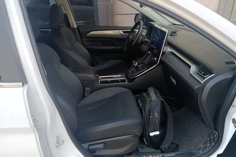 Used Haval M6 2021 PLUS 1.5T DCT Luxury Smart Connectivity Model Right Front Seat