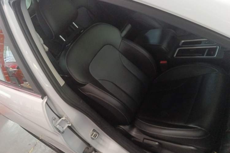 Used Haval M6 2021 PLUS 1.5T DCT Luxury Smart Connectivity Model Right Front Seat