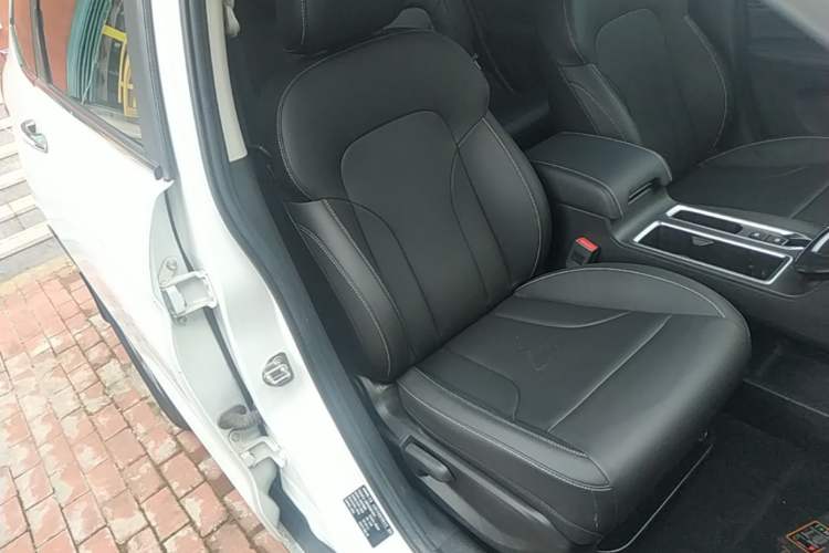 Used Haval M6 2021 PLUS 1.5T DCT Luxury Smart Connectivity Model Right Front Seat