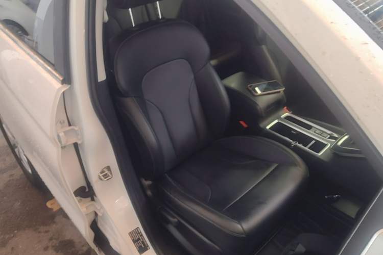 Used Haval M6 2021 PLUS 1.5T DCT Luxury Smart Connectivity Model Right Front Seat
