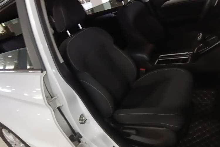 Used Haval M6 2021 PLUS 1.5T DCT Elite Smart Connectivity Model Right Front Seat