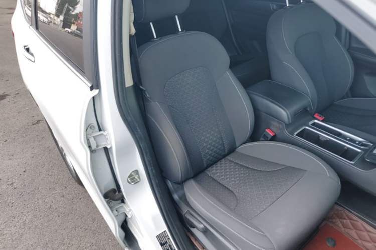 Used Haval M6 2021 PLUS 1.5T DCT Elite Smart Connectivity Model Right Front Seat