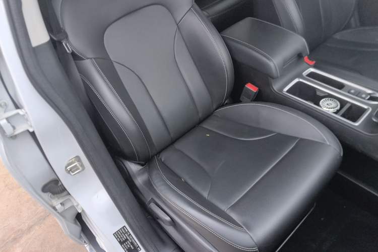 Used Haval M6 2021 PLUS 1.5T DCT Luxury Smart Connectivity Model Right Front Seat