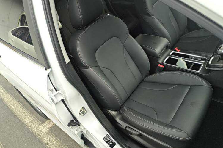 Used Haval M6 2021 PLUS 1.5T DCT Elite Smart Connectivity Model Right Front Seat