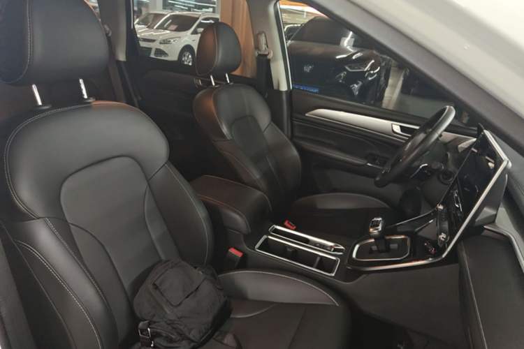 Used Haval M6 2021 PLUS 1.5T DCT Luxury Smart Connectivity Model Right Front Seat