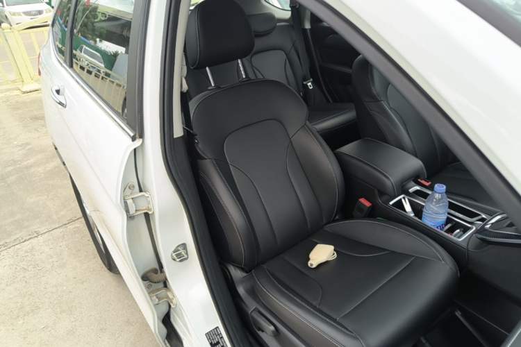 Used Haval M6 2021 PLUS 1.5T DCT Luxury Smart Connectivity Model Right Front Seat