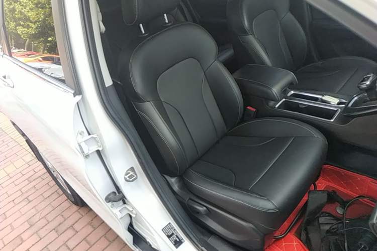 Used Haval M6 2021 PLUS 1.5T DCT Luxury Smart Connectivity Model Right Front Seat