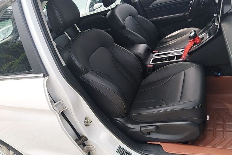 Used Haval M6 2021 PLUS 1.5T DCT Luxury Smart Connectivity Model Right Front Seat