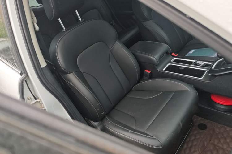 Used Haval M6 2021 PLUS 1.5T DCT Luxury Smart Connectivity Model Right Front Seat