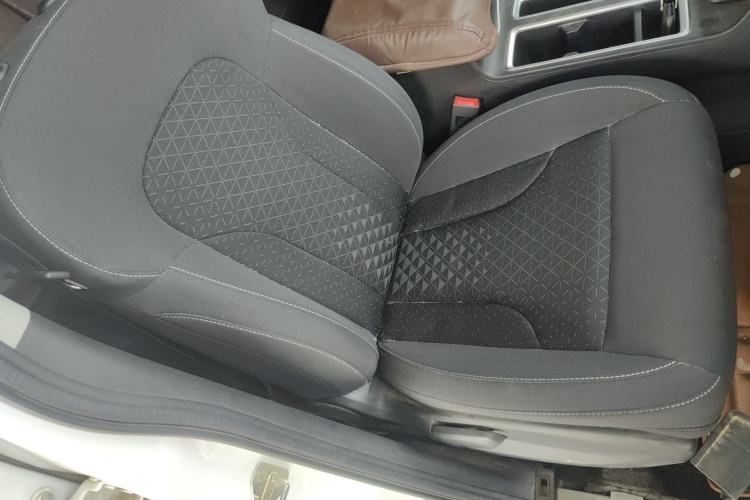 Used Haval M6 2021 PLUS 1.5T Manual Elite Smart Connectivity Model Right Front Seat