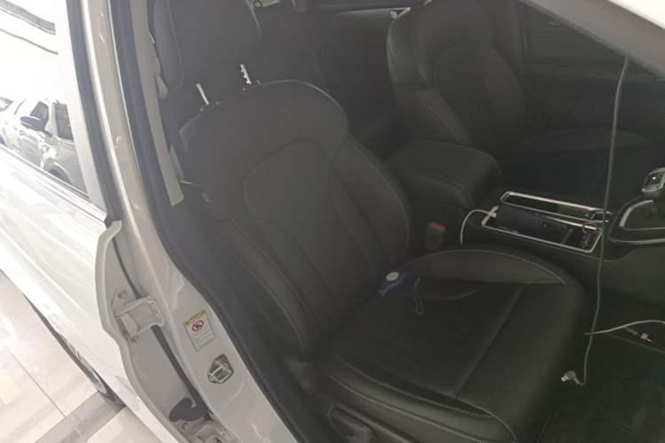Used Haval M6 2021 PLUS 1.5T DCT Comfort Edition Right Front Seat