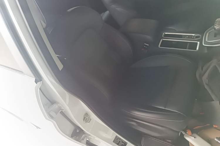 Used Haval M6 2021 PLUS 1.5T DCT Luxury Smart Connectivity Model Right Front Seat