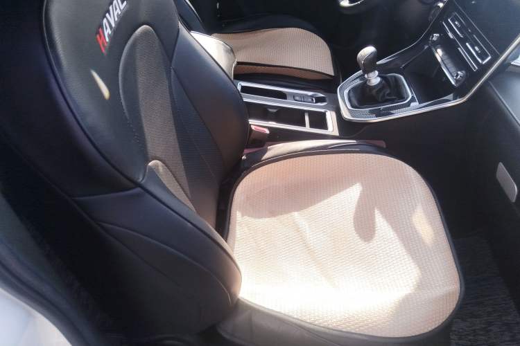 Used Haval M6 2021 PLUS 1.5T Manual Elite Smart Connectivity Model Right Front Seat