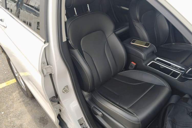 Used Haval M6 2021 PLUS 1.5T DCT Luxury Smart Connectivity Model Right Front Seat