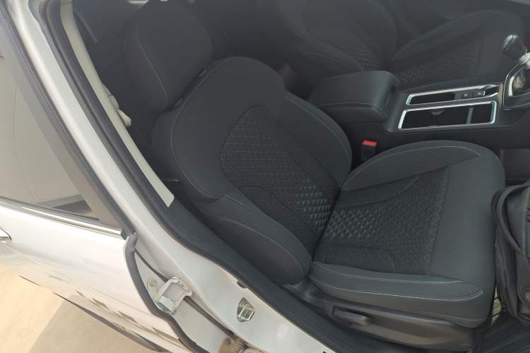 Used Haval M6 2021 PLUS 1.5T Manual Elite Smart Connectivity Model Right Front Seat