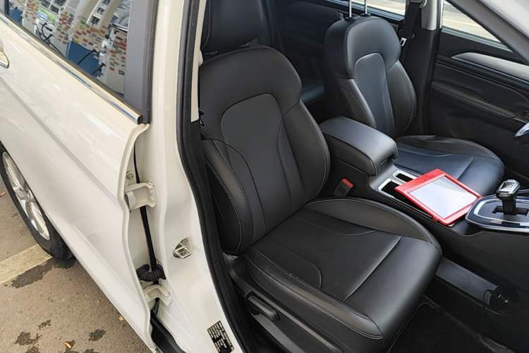 Used Haval M6 2021 PLUS 1.5T DCT Luxury Smart Connectivity Model Right Front Seat