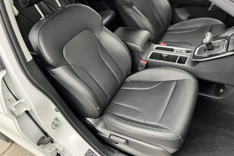 Used Haval M6 2021 PLUS 1.5T DCT Luxury Smart Connectivity Model Right Front Seat
