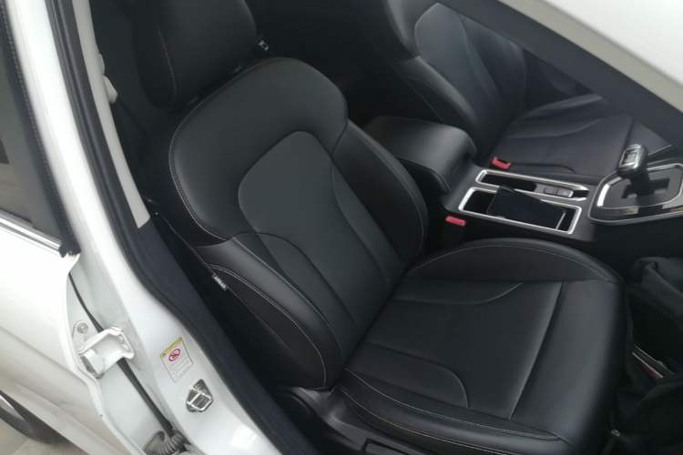 Used Haval M6 2021 PLUS 1.5T DCT Comfort Edition Right Front Seat
