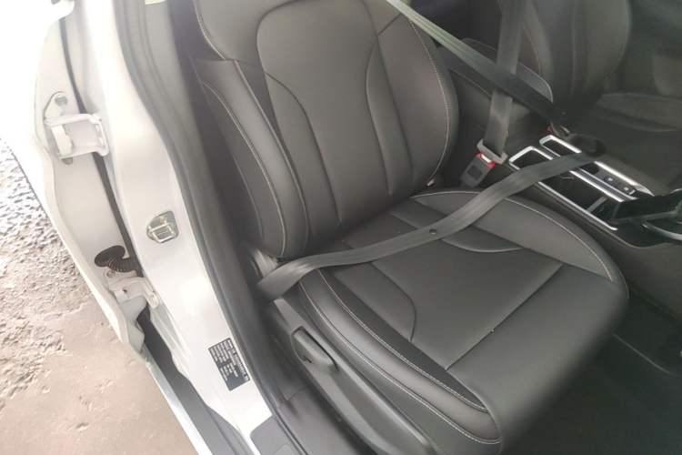 Used Haval M6 2021 PLUS 1.5T DCT Luxury Smart Connectivity Model Right Front Seat