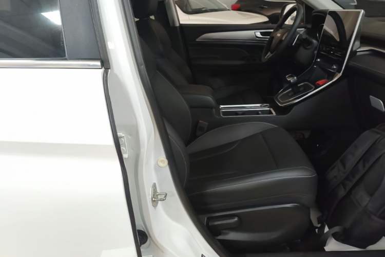 Used Haval M6 2021 PLUS 1.5T DCT Luxury Smart Connectivity Model Right Front Seat